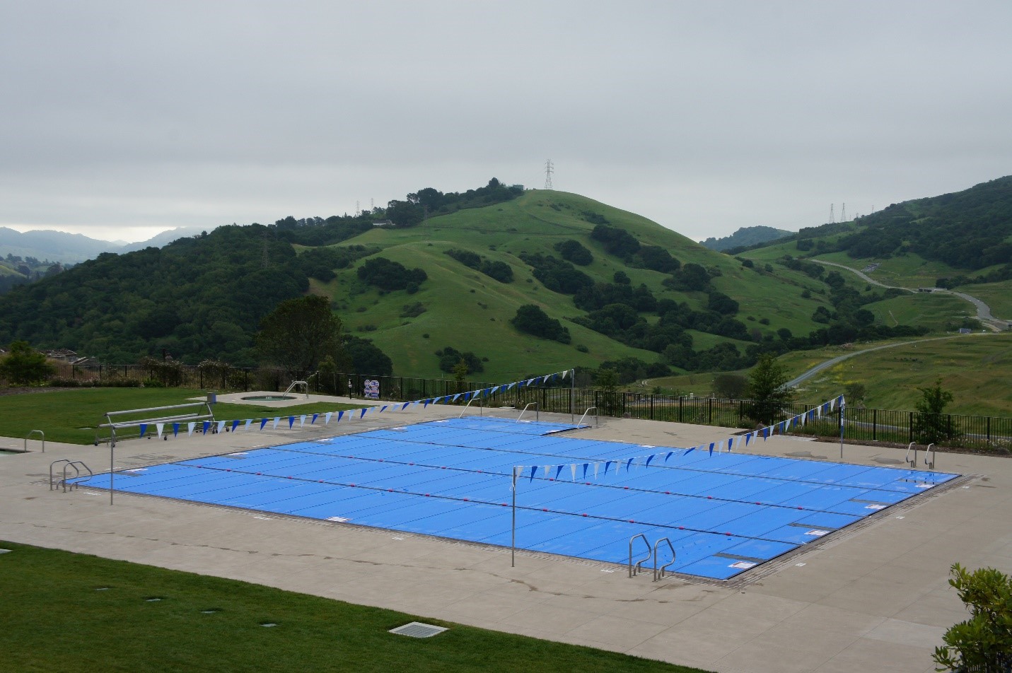 Versachlor S.R. Smith Thermal Pool Cover Systems - Lincoln Aquatics
